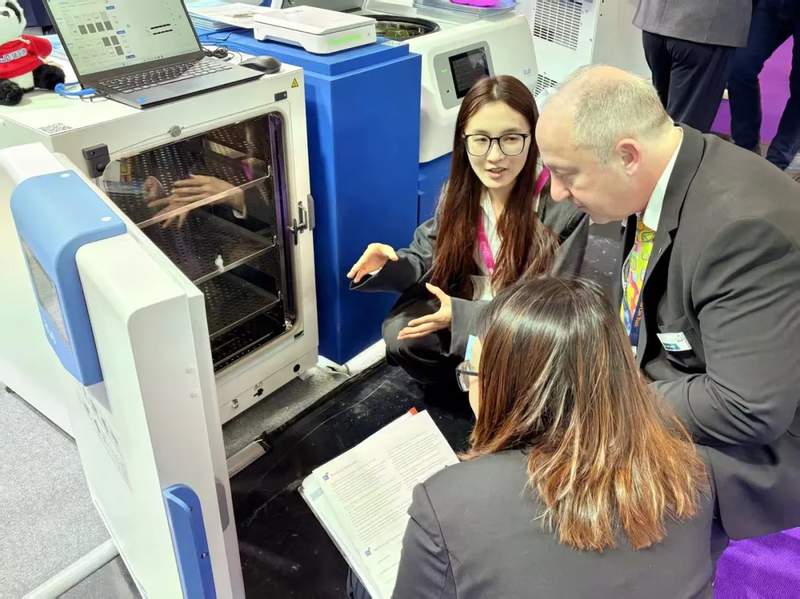 riward-analytica-2026-munich-exhibition-7.jpg