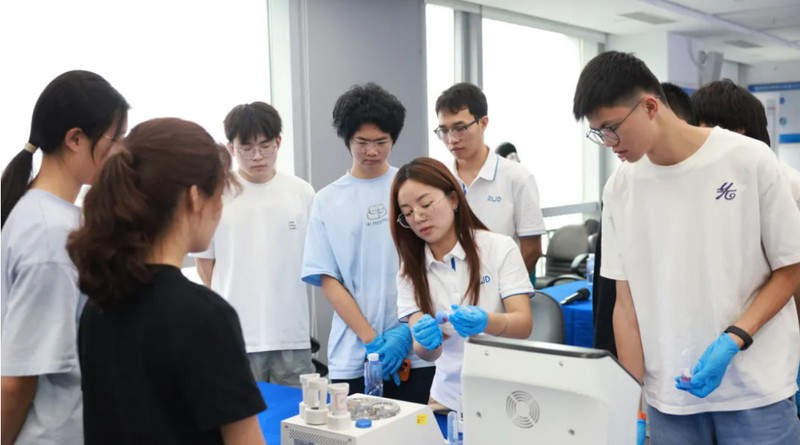瑞沃德为深理工学子量身定制实操体验.jpg